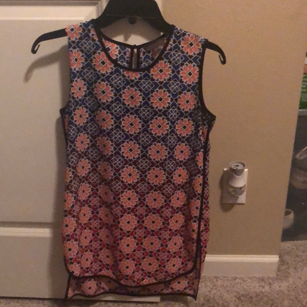 Vince Camuto tank top XS multi color